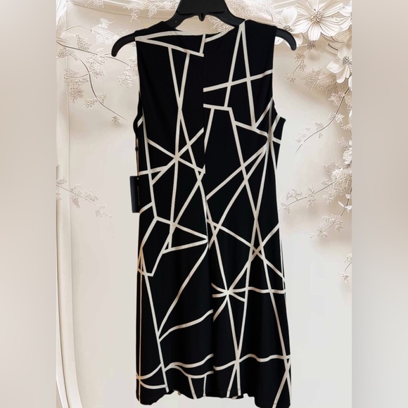 NWT Tommy Hilfiger black & white patterned sleeveless sheath, tunic style dress - Picture 2 of 11